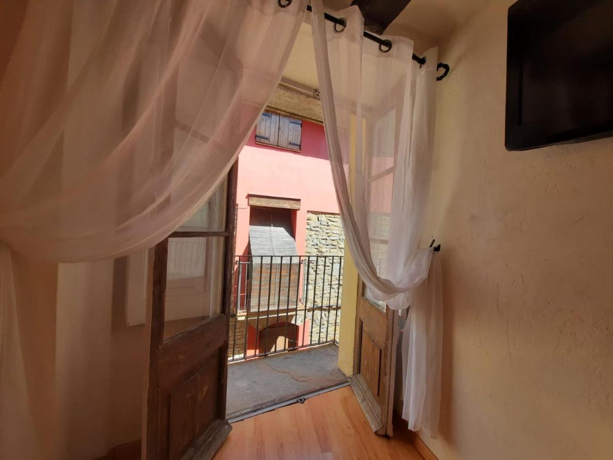 פובלה דה סגור Casa Rural Cal Rocco Porta Del Pirineu מראה חיצוני תמונה