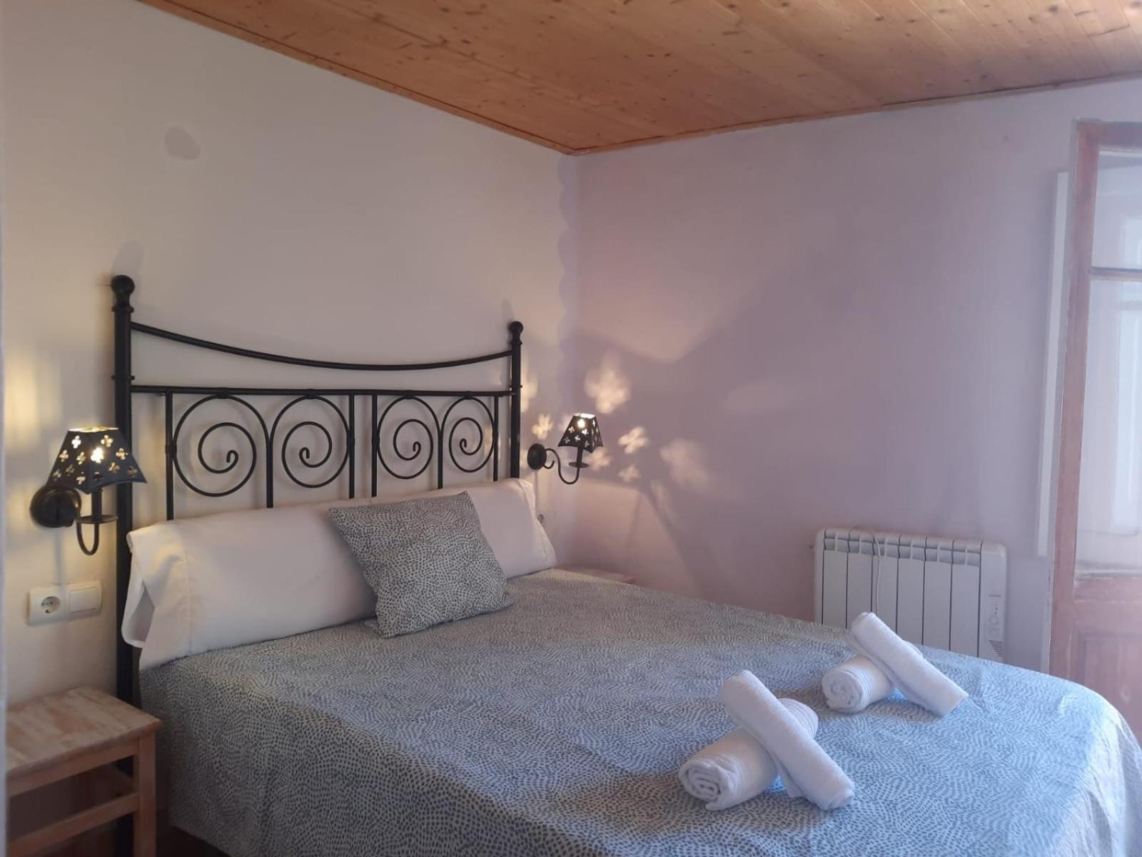 פובלה דה סגור Casa Rural Cal Rocco Porta Del Pirineu מראה חיצוני תמונה